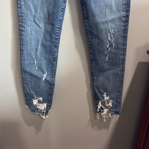 AGolde Blue Ankle Cropped Jeans with Distressed Details - Picture 3 of 8